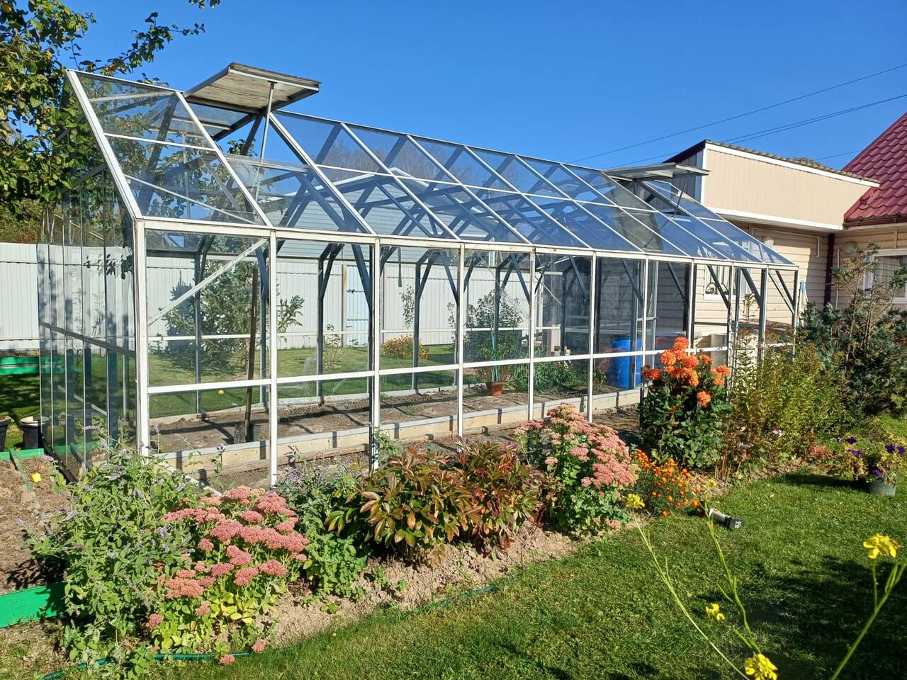 Ремонт стеклянной теплицы